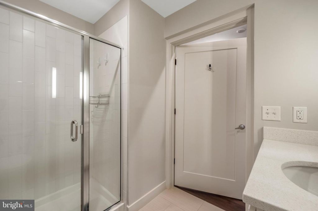 Image 19 of property listing at 1320 FENWICK LN #7, Silver Spring, MD 20910