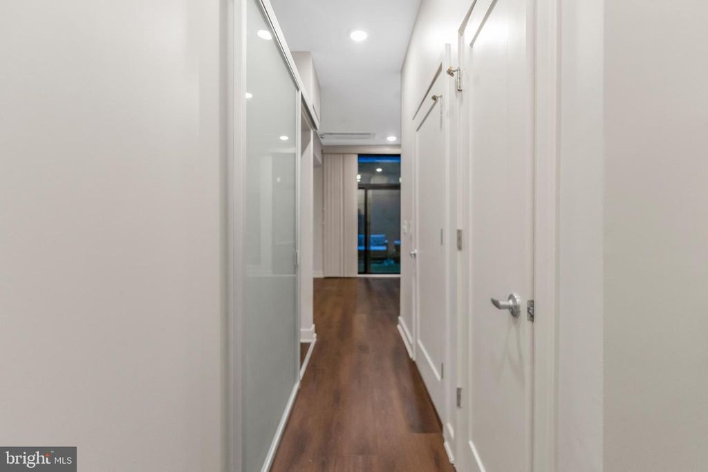 Image 3 of property listing at 1320 FENWICK LN #7, Silver Spring, MD 20910