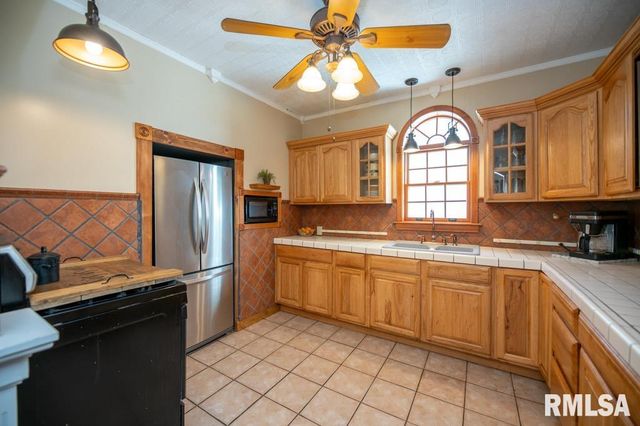 1426 N MAIN Street, Lewistown, IL 61542