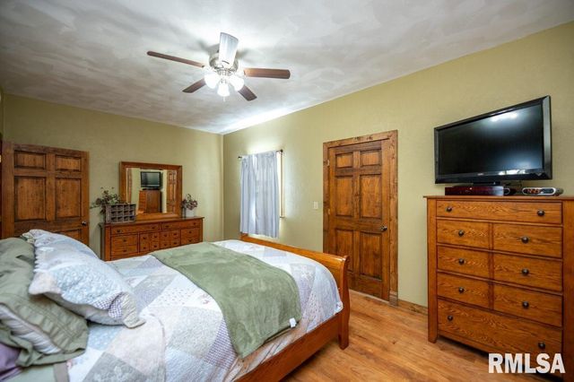 1426 N MAIN Street, Lewistown, IL 61542