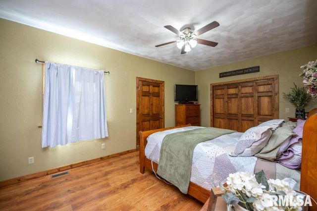 1426 N MAIN Street, Lewistown, IL 61542