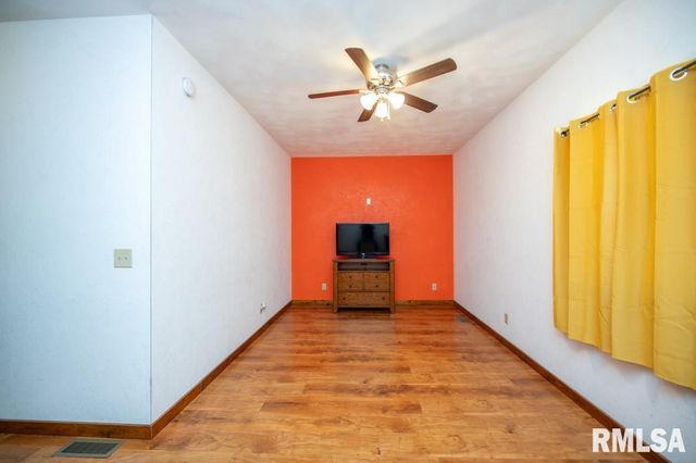 1426 N MAIN Street, Lewistown, IL 61542