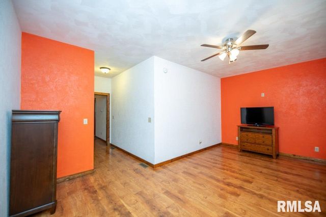 1426 N MAIN Street, Lewistown, IL 61542