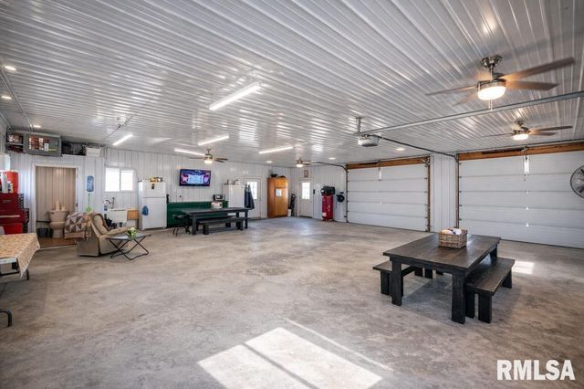 1426 N MAIN Street, Lewistown, IL 61542