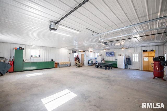 1426 N MAIN Street, Lewistown, IL 61542