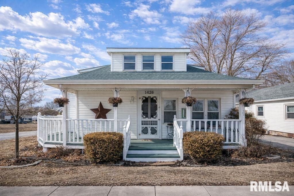 1426 N MAIN Street, Lewistown, IL 61542