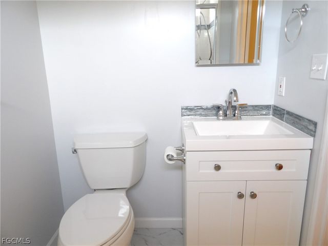 113 Lantern LN, North Fort Myers, FL 33917