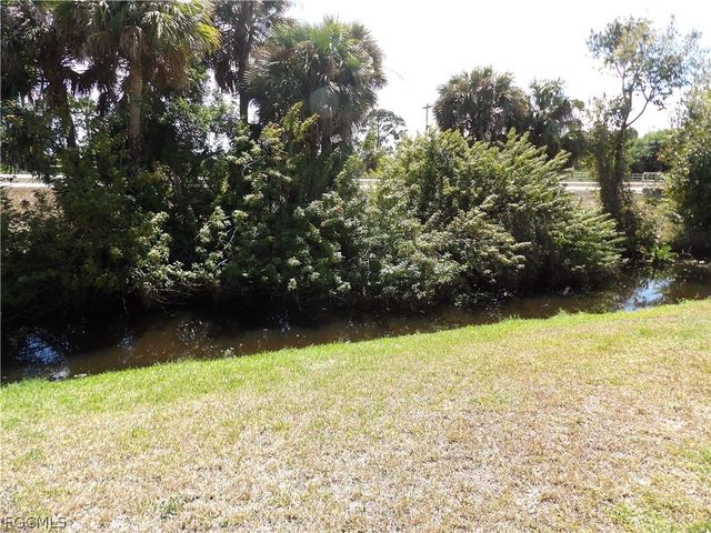 113 Lantern LN, North Fort Myers, FL 33917