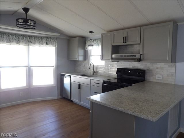 113 Lantern LN, North Fort Myers, FL 33917