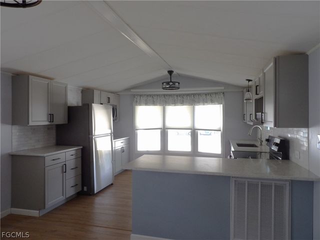 113 Lantern LN, North Fort Myers, FL 33917