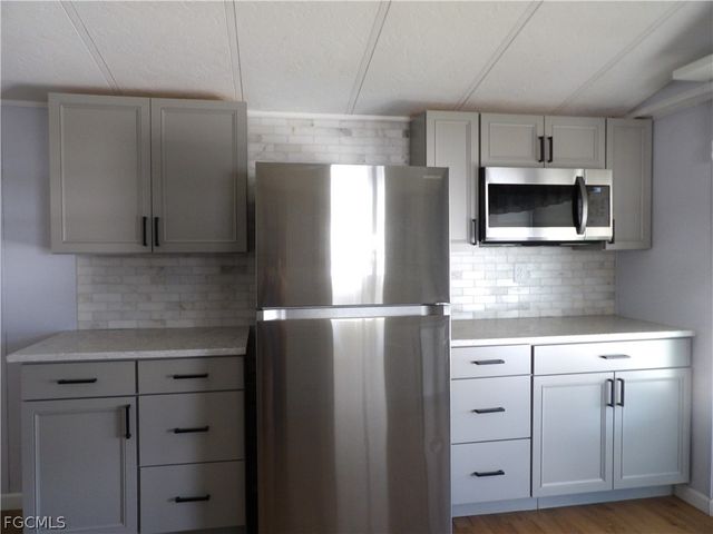 113 Lantern LN, North Fort Myers, FL 33917