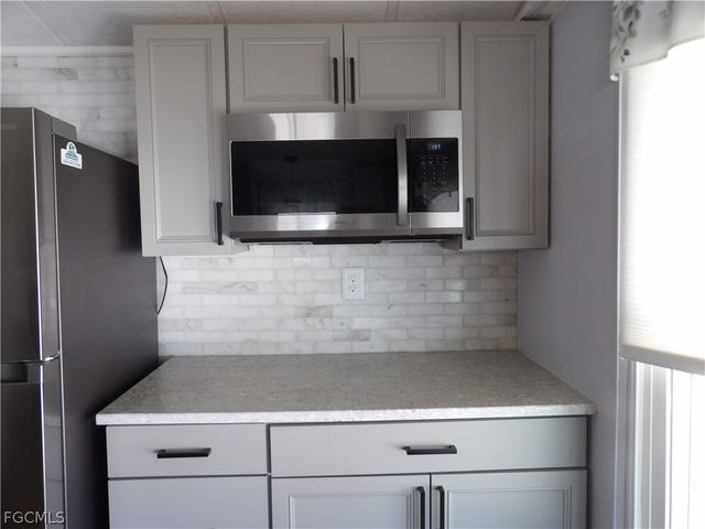 113 Lantern LN, North Fort Myers, FL 33917