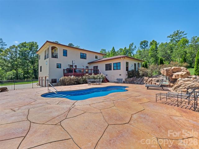 1418 Landis Lane, Nebo, NC 28761