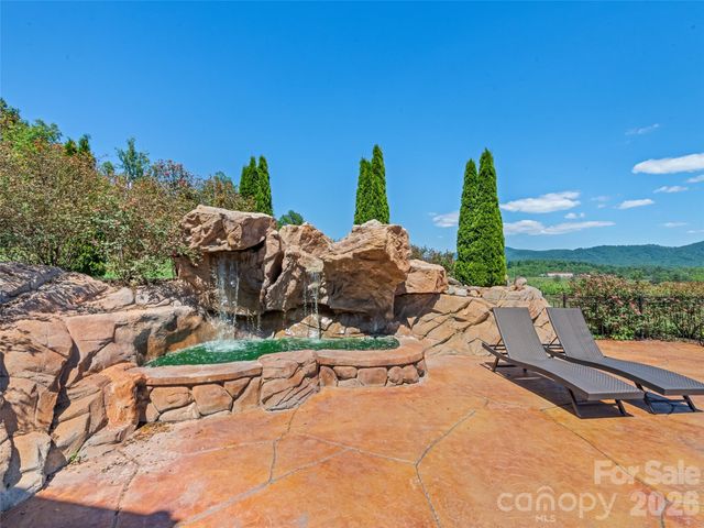 1418 Landis Lane, Nebo, NC 28761