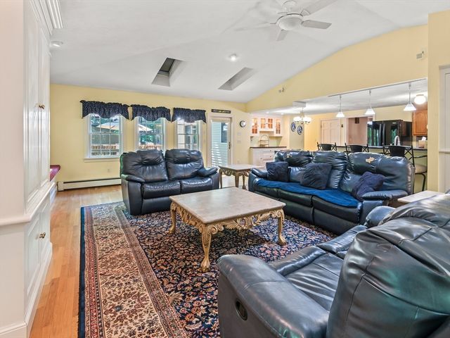 14 Running Brook Cir, Ashland, MA 01721