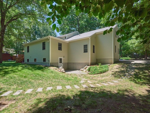 14 Running Brook Cir, Ashland, MA 01721