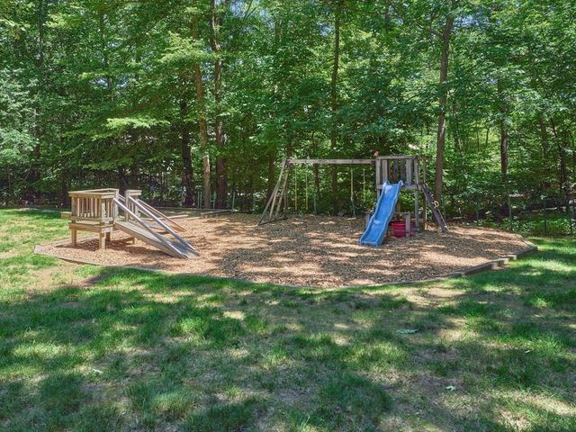 14 Running Brook Cir, Ashland, MA 01721