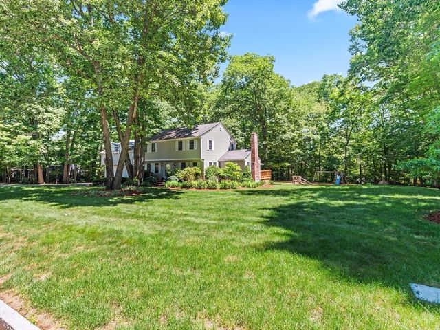 14 Running Brook Cir, Ashland, MA 01721