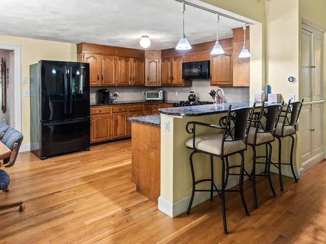 14 Running Brook Cir, Ashland, MA 01721