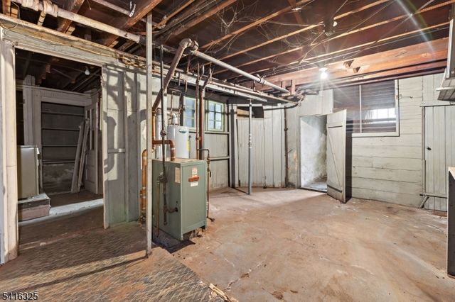 520 Rutherford Ave, Lyndhurst Twp., NJ 07071