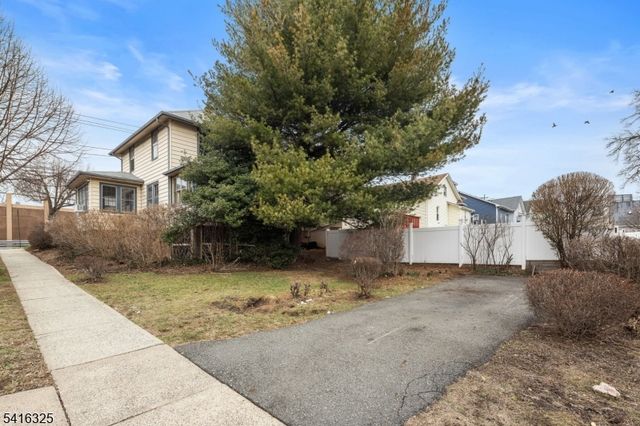 520 Rutherford Ave, Lyndhurst Twp., NJ 07071
