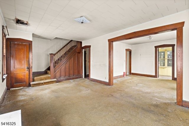 520 Rutherford Ave, Lyndhurst Twp., NJ 07071