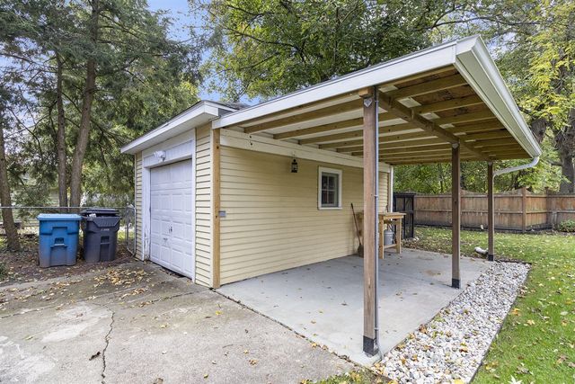 1914 Brentwood Avenue, Kalamazoo, MI 49008