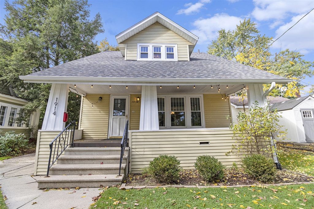 1914 Brentwood Avenue, Kalamazoo, MI 49008