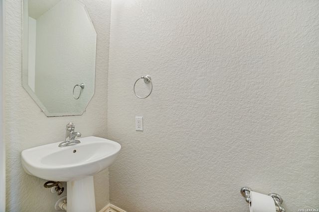 11930 Edward Conrad, San Antonio, TX 78253