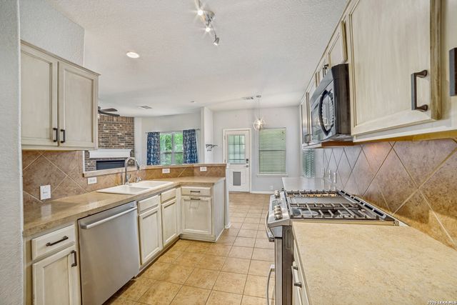 11930 Edward Conrad, San Antonio, TX 78253