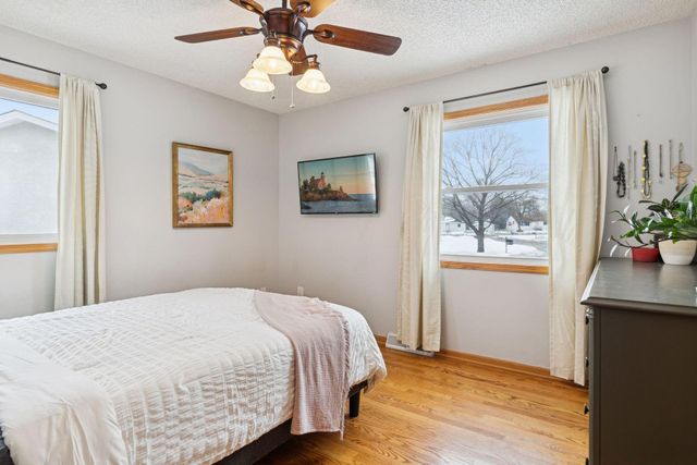 924 Marlboro Court NE, Spring Lake Park, MN 55432