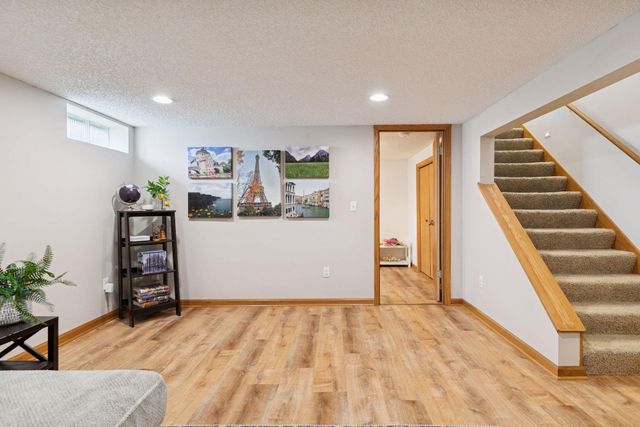 924 Marlboro Court NE, Spring Lake Park, MN 55432