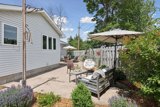 924 Marlboro Court NE, Spring Lake Park, MN 55432