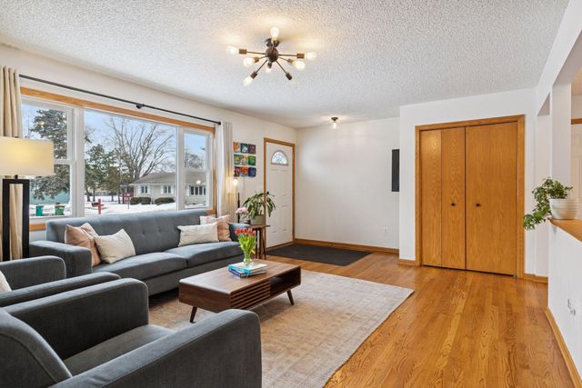 924 Marlboro Court NE, Spring Lake Park, MN 55432