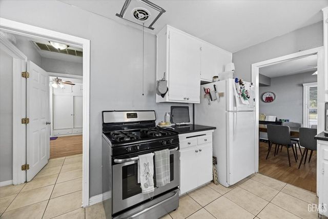 2617 College Avenue, Bakersfield, CA 93306