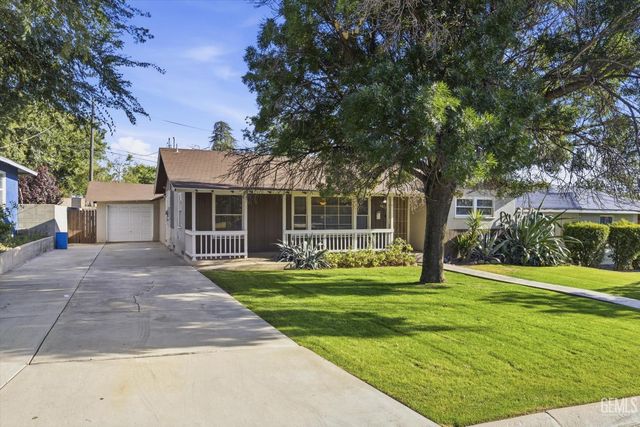 2617 College Avenue, Bakersfield, CA 93306