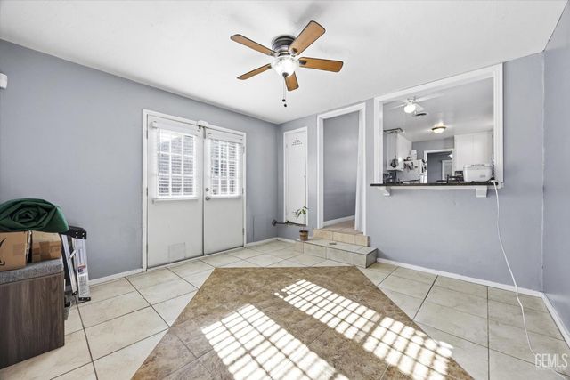 2617 College Avenue, Bakersfield, CA 93306