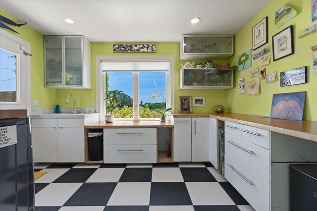 100 Mentel Avenue, Santa Cruz, CA 95062
