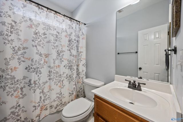 4861 Cove Valley Drive, Owens Cross Roads, AL 35763