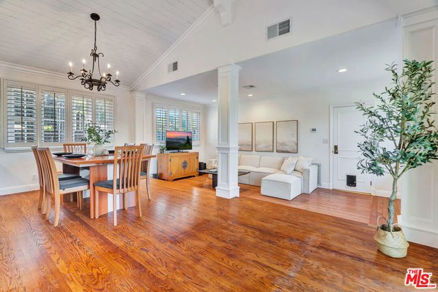 6001 Oakdale Avenue, Woodland Hills, CA 91367