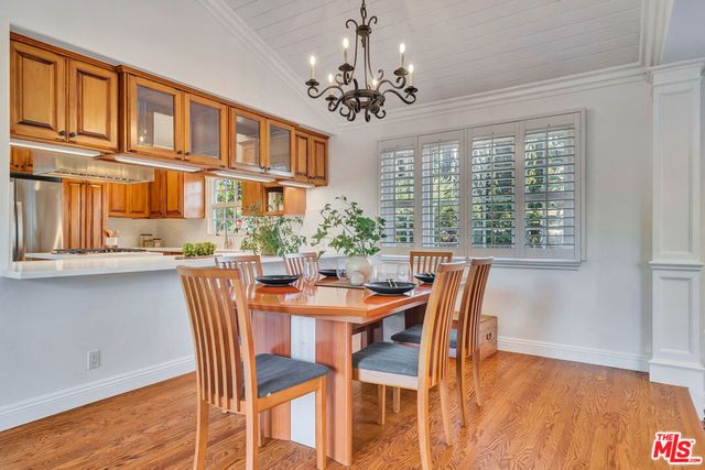 6001 Oakdale Avenue, Woodland Hills, CA 91367