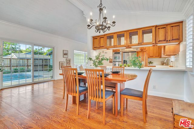 6001 Oakdale Avenue, Woodland Hills, CA 91367