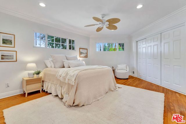 6001 Oakdale Avenue, Woodland Hills, CA 91367