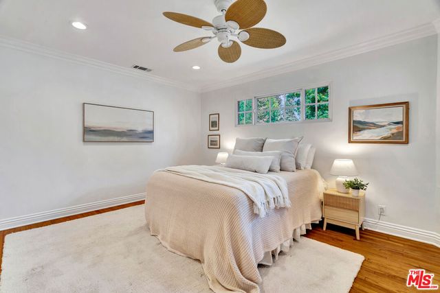 6001 Oakdale Avenue, Woodland Hills, CA 91367