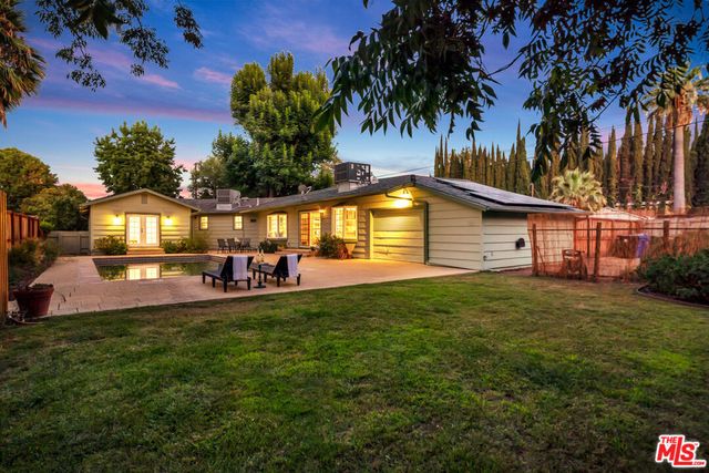 6001 Oakdale Avenue, Woodland Hills, CA 91367