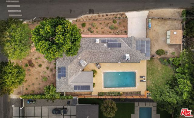 6001 Oakdale Avenue, Woodland Hills, CA 91367