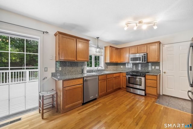 34 Fox Run Road, Portland, CT 06480