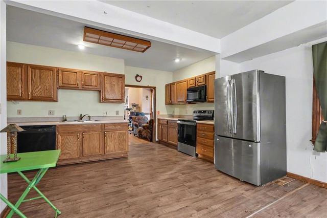 107 E Hale Street, Spring Hill, KS 66083