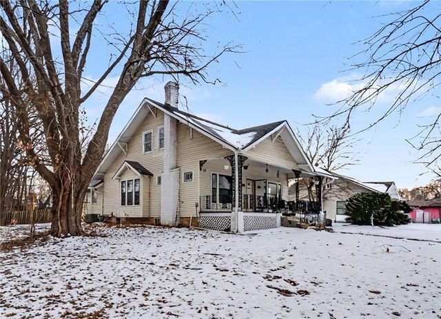 107 E Hale Street, Spring Hill, KS 66083