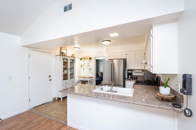 7279 Meath Way, North Highlands, CA 95660